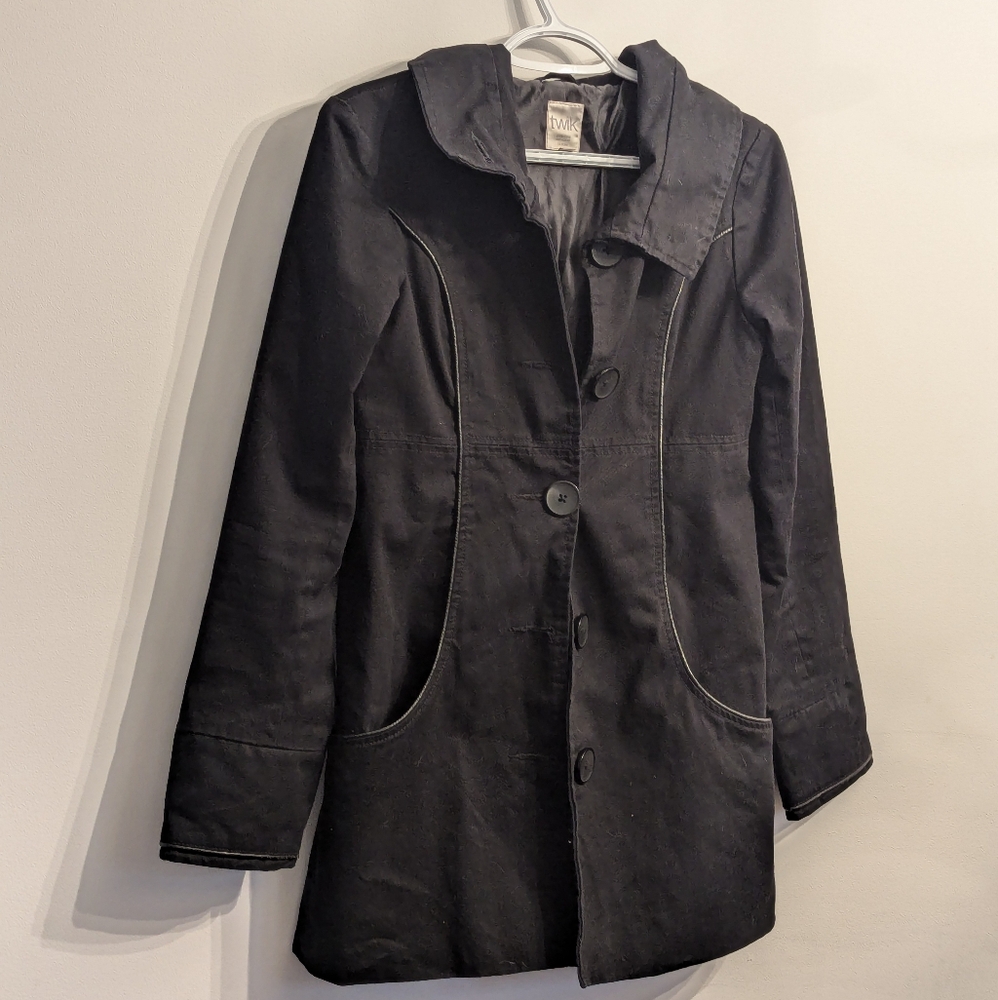 #24 - twik fall jacket button up black small